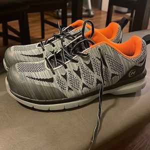 NWOT Hytest Safety Shoes